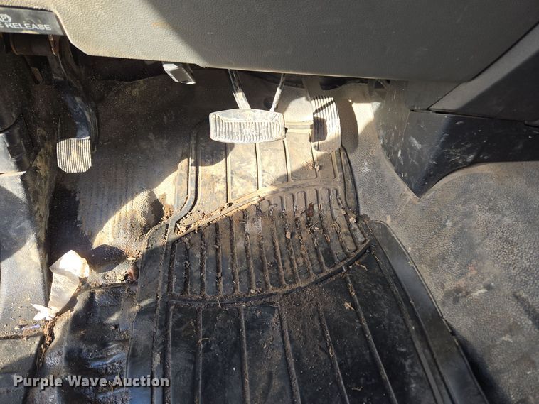 image for item ER5054 2017 Ford F450 Super Duty XL flatbed truck