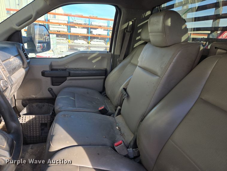 image for item ER5054 2017 Ford F450 Super Duty XL flatbed truck