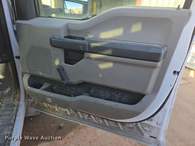 image for item ER5054 2017 Ford F450 Super Duty XL flatbed truck