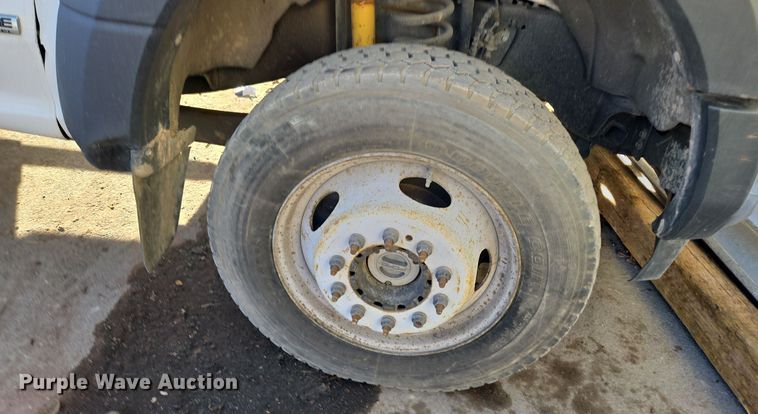 image for item ER5054 2017 Ford F450 Super Duty XL flatbed truck