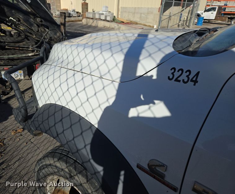 image for item ER5055 2014 Dodge Ram 4500HD flatbed truck