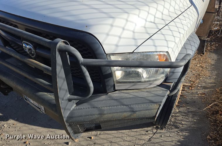 image for item ER5055 2014 Dodge Ram 4500HD flatbed truck