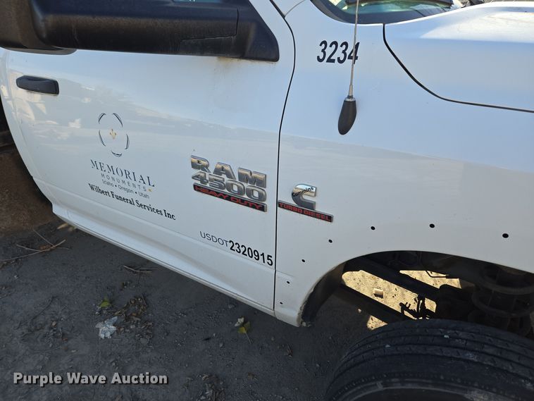 image for item ER5055 2014 Dodge Ram 4500HD flatbed truck