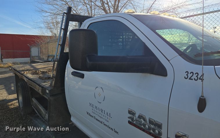 image for item ER5055 2014 Dodge Ram 4500HD flatbed truck