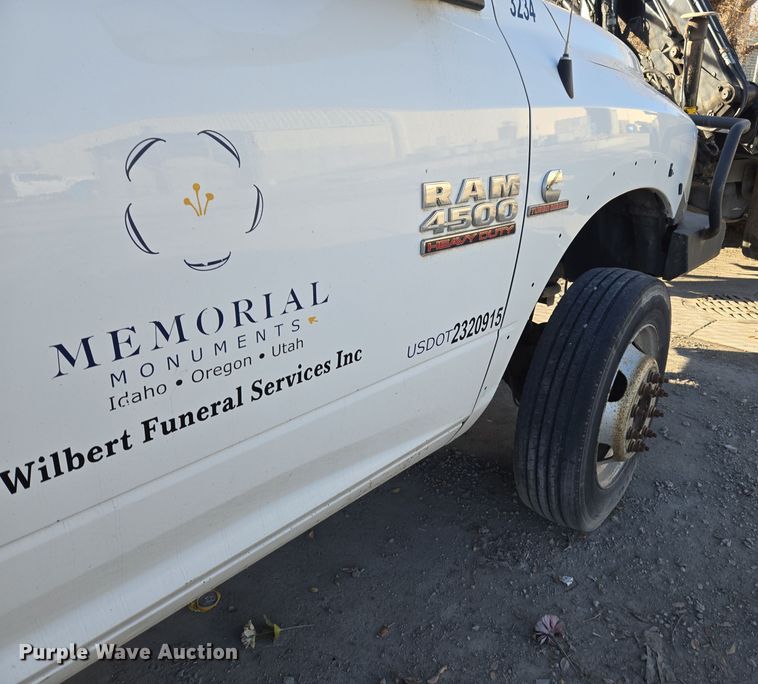 image for item ER5055 2014 Dodge Ram 4500HD flatbed truck