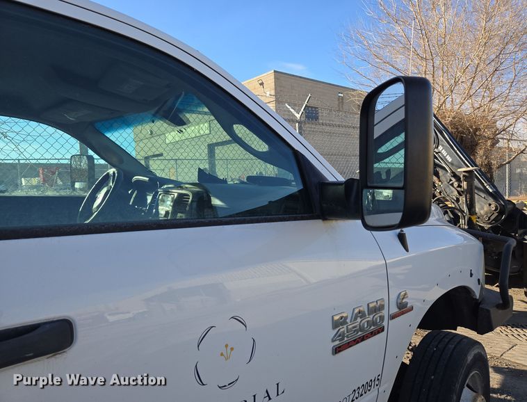 image for item ER5055 2014 Dodge Ram 4500HD flatbed truck