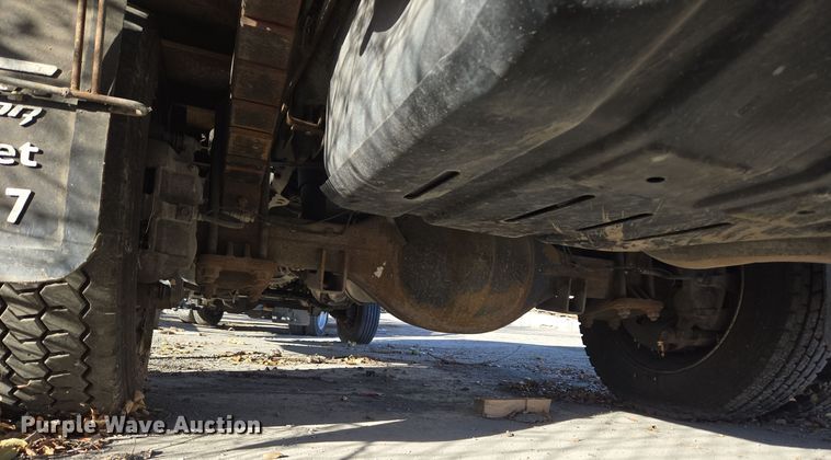 image for item ER5055 2014 Dodge Ram 4500HD flatbed truck