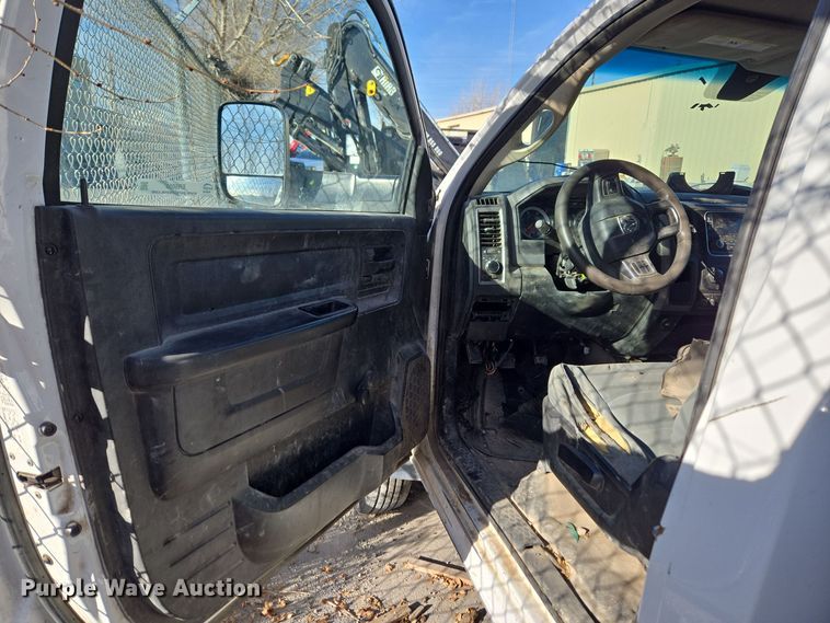 image for item ER5055 2014 Dodge Ram 4500HD flatbed truck