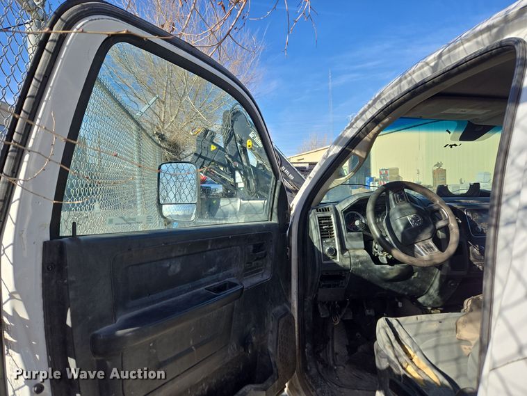 image for item ER5055 2014 Dodge Ram 4500HD flatbed truck