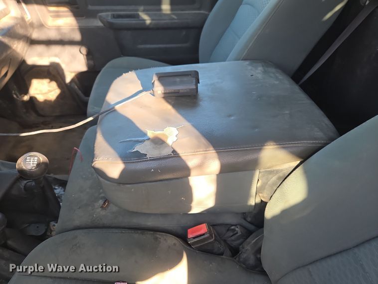 image for item ER5055 2014 Dodge Ram 4500HD flatbed truck