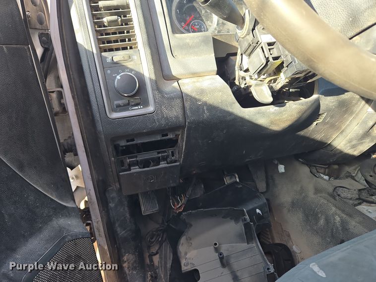 image for item ER5055 2014 Dodge Ram 4500HD flatbed truck