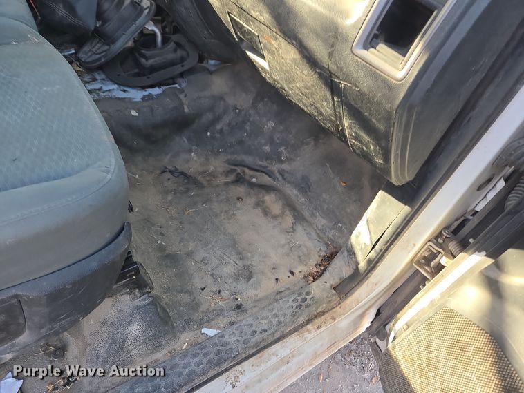 image for item ER5055 2014 Dodge Ram 4500HD flatbed truck