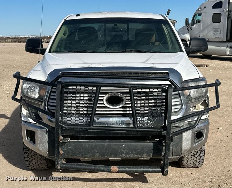image for item ER8551 2016 Toyota Tundra Double Cab pickup truck