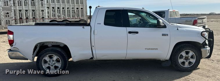 image for item ER8551 2016 Toyota Tundra Double Cab pickup truck