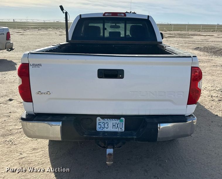 image for item ER8551 2016 Toyota Tundra Double Cab pickup truck