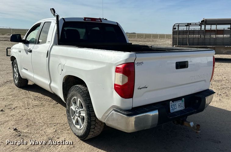 image for item ER8551 2016 Toyota Tundra Double Cab pickup truck