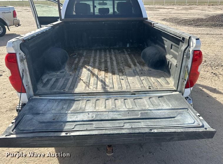 image for item ER8551 2016 Toyota Tundra Double Cab pickup truck