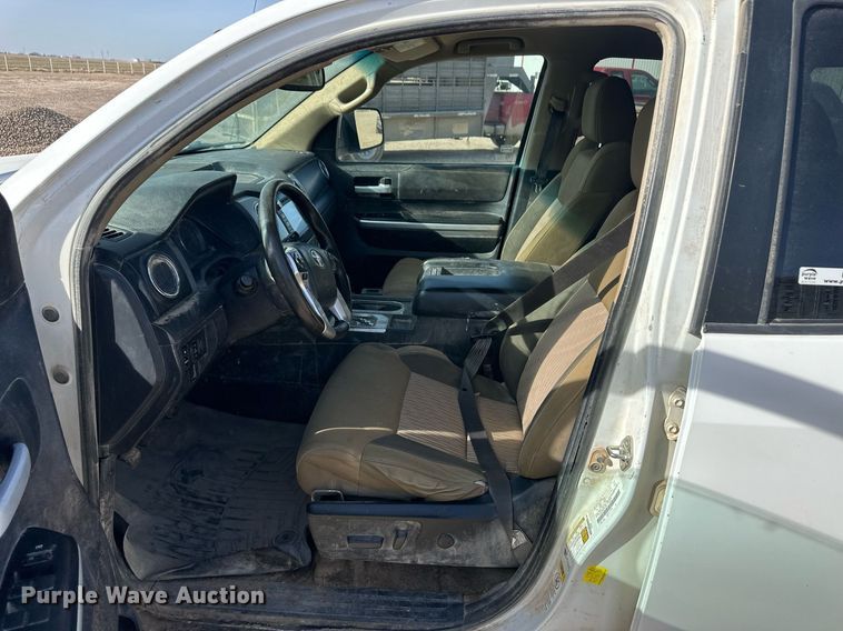 image for item ER8551 2016 Toyota Tundra Double Cab pickup truck