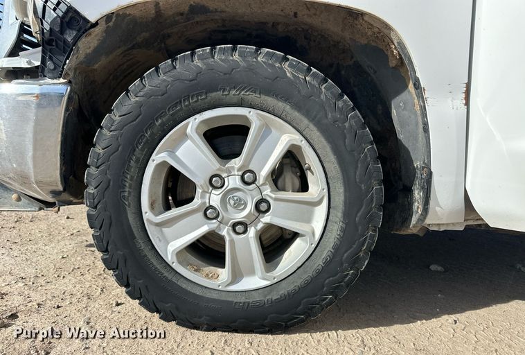 image for item ER8551 2016 Toyota Tundra Double Cab pickup truck