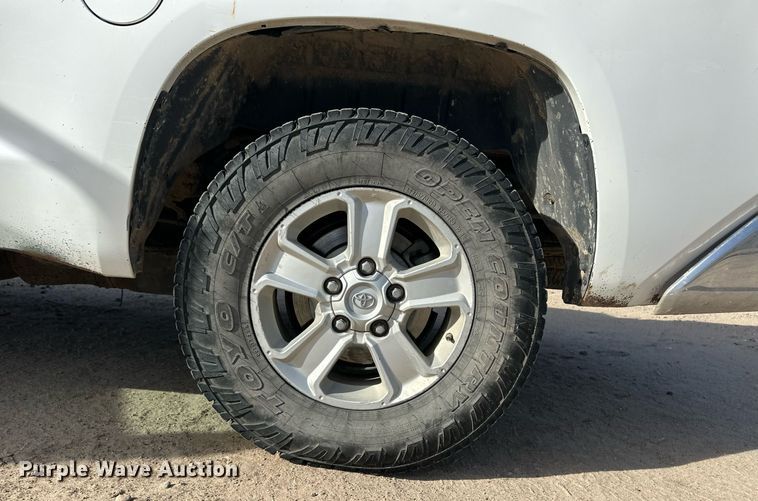 image for item ER8551 2016 Toyota Tundra Double Cab pickup truck