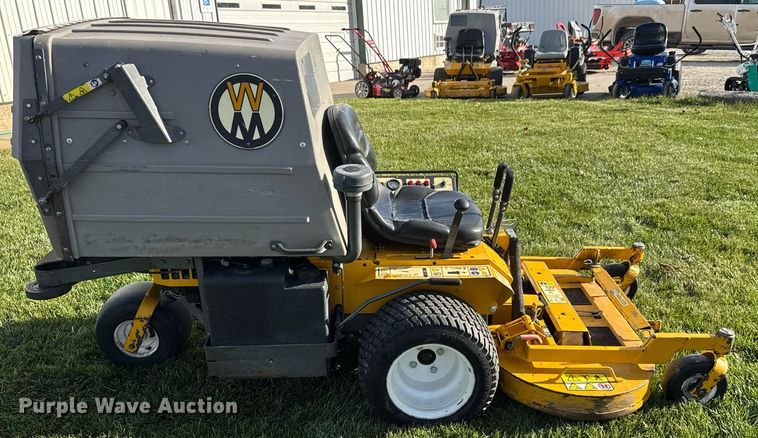 image for item LH9385 2016 Walker MT25I-11 ZTR lawn mower