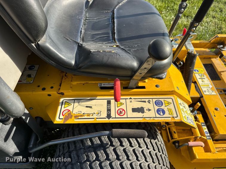 image for item LH9385 2016 Walker MT25I-11 ZTR lawn mower