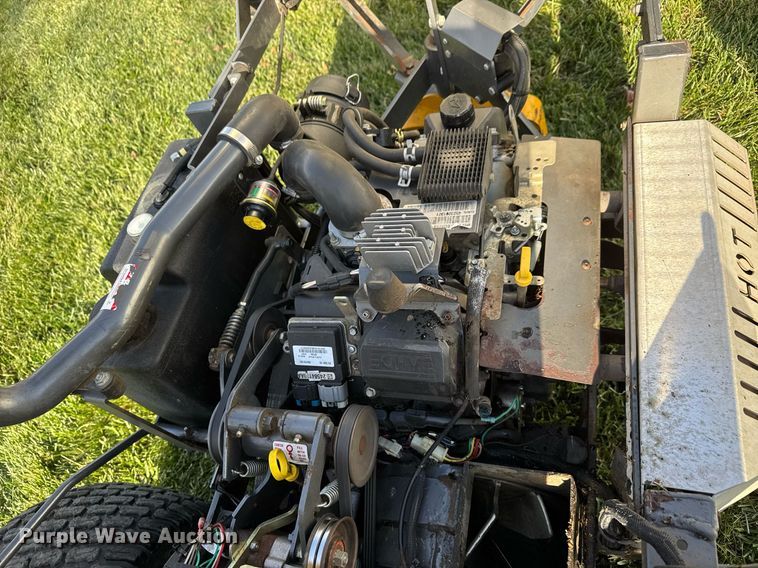 image for item LH9385 2016 Walker MT25I-11 ZTR lawn mower