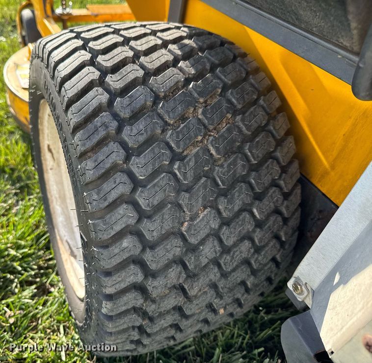 image for item LH9385 2016 Walker MT25I-11 ZTR lawn mower