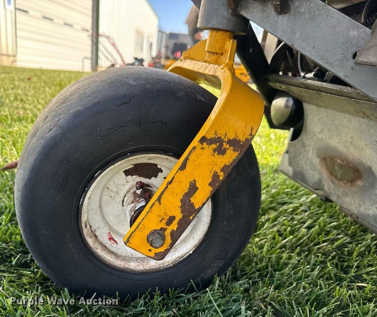 image for item LH9385 2016 Walker MT25I-11 ZTR lawn mower