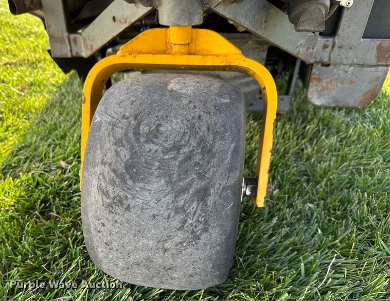 image for item LH9385 2016 Walker MT25I-11 ZTR lawn mower