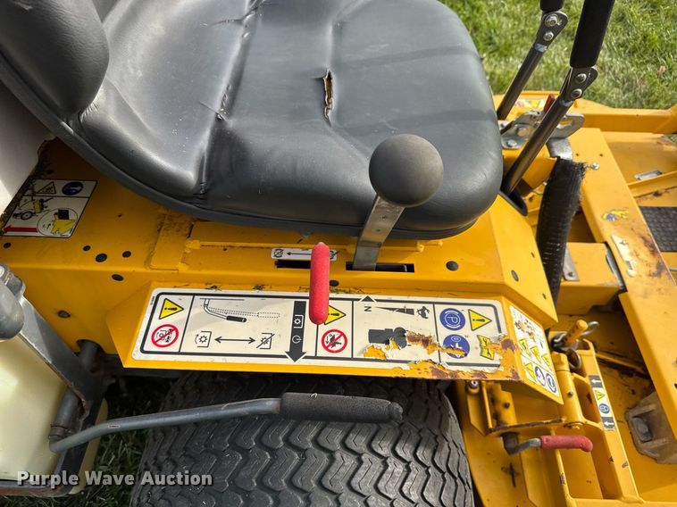 image for item LH9386 2014 Walker MT23-11 ZTR lawn mower