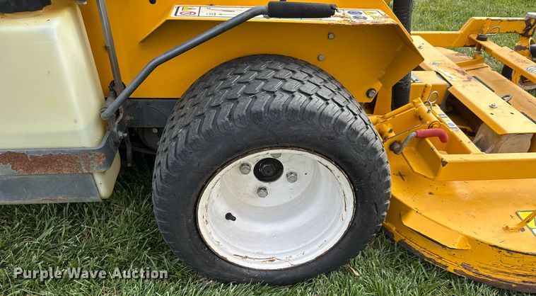 image for item LH9386 2014 Walker MT23-11 ZTR lawn mower