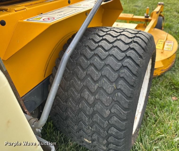 image for item LH9386 2014 Walker MT23-11 ZTR lawn mower