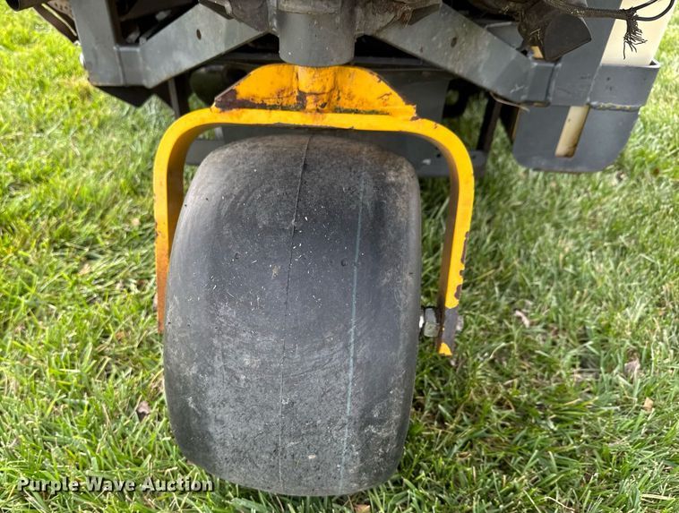 image for item LH9386 2014 Walker MT23-11 ZTR lawn mower