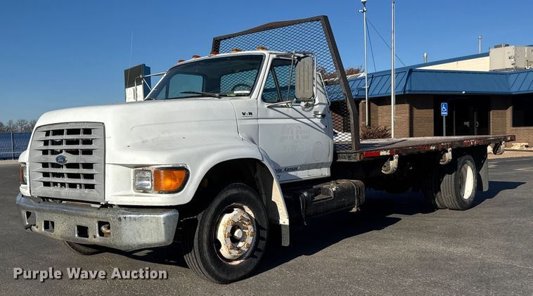 image for item LH9405 1998 Ford F800 flatbed truck