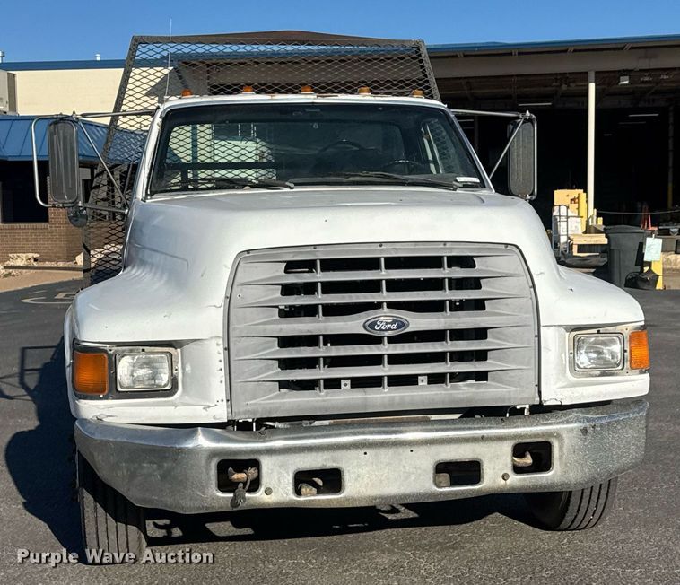 image for item LH9405 1998 Ford F800 flatbed truck