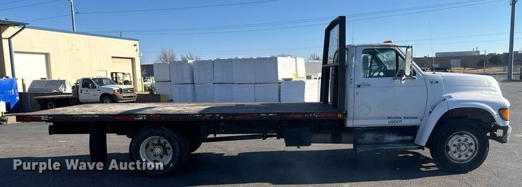 image for item LH9405 1998 Ford F800 flatbed truck