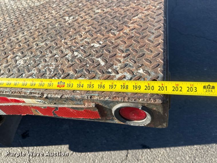 image for item LH9405 1998 Ford F800 flatbed truck