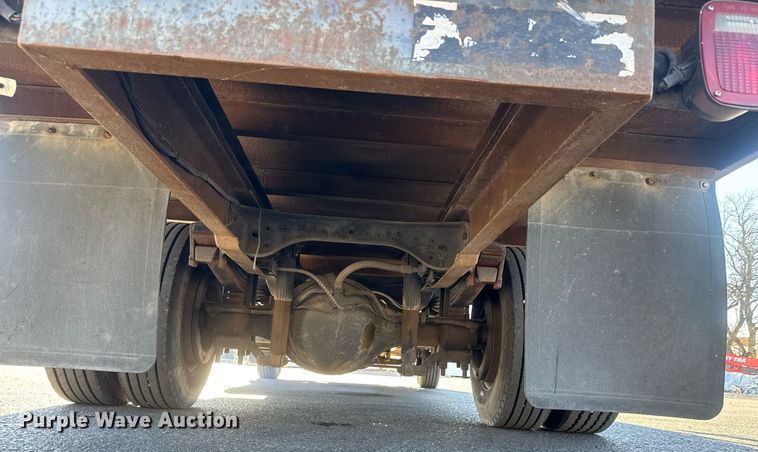 image for item LH9405 1998 Ford F800 flatbed truck