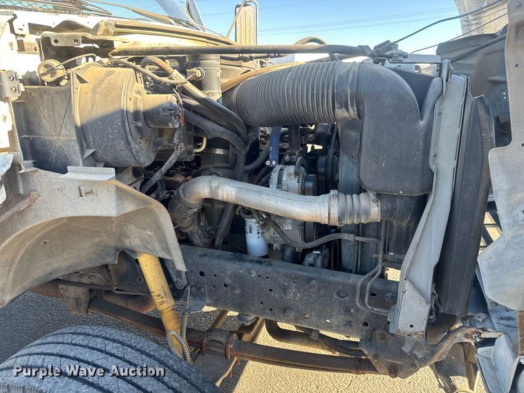 image for item LH9405 1998 Ford F800 flatbed truck