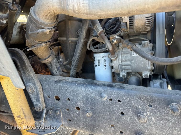 image for item LH9405 1998 Ford F800 flatbed truck