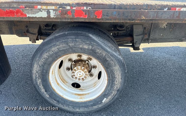 image for item LH9405 1998 Ford F800 flatbed truck