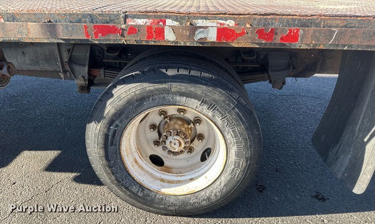 image for item LH9405 1998 Ford F800 flatbed truck
