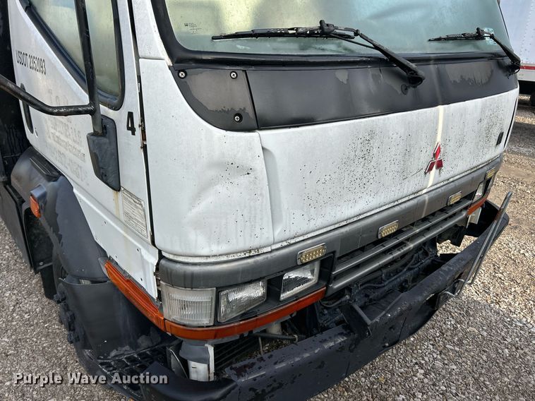 image for item NJ9725 1998 Mitsubishi FH211 flatbed truck