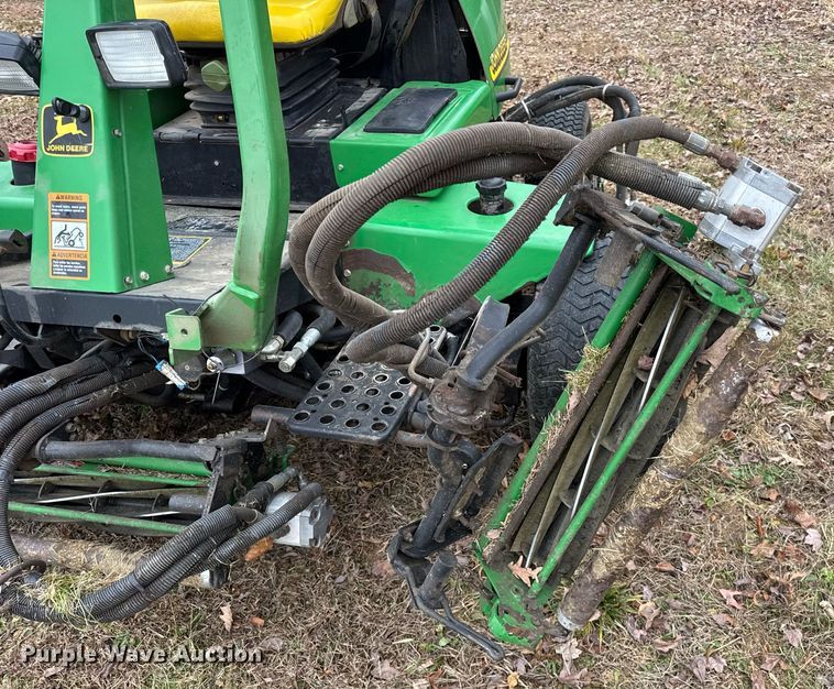 image for item OG9786 2000 John Deere  3235B reel mower