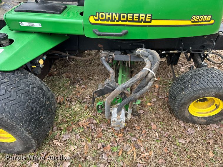 image for item OG9786 2000 John Deere  3235B reel mower