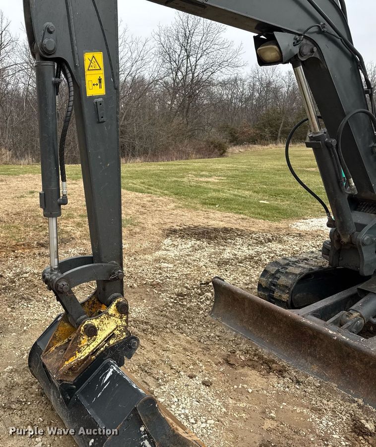 image for item DH9571 IHI Construction Machinery Limited 30V4 mini excavator