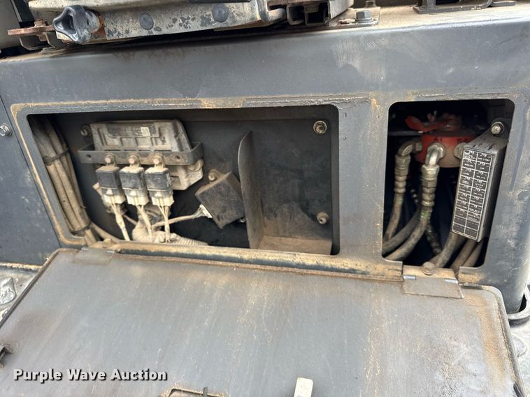 image for item DH9571 IHI Construction Machinery Limited 30V4 mini excavator