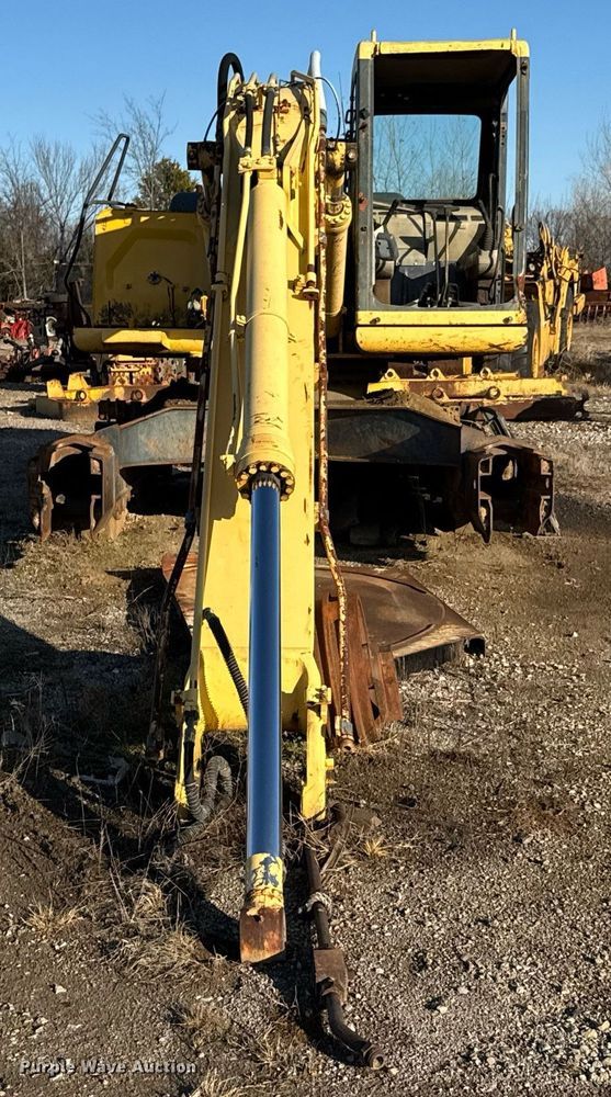 image for item DJ9739 2002 Komatsu PC200LC-6LE excavator