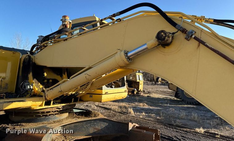 image for item DJ9739 2002 Komatsu PC200LC-6LE excavator